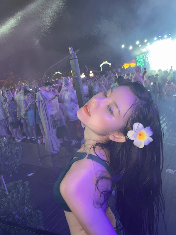 室外狂欢 - 就是阿朱啊